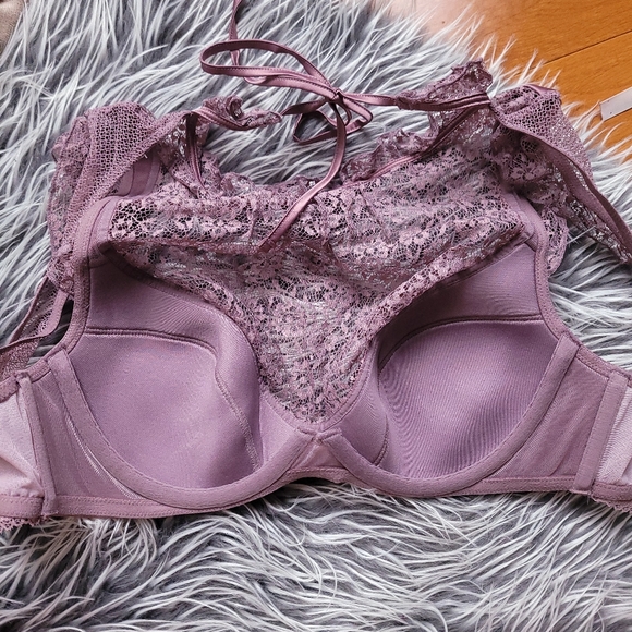 🍒NWT🍒 VS DREAM ANGELS LINED PLUNGE BRA - Picture 7 of 7